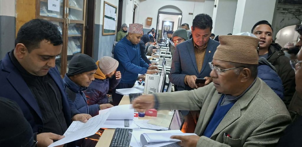 यी हुन् निर्वाचन आयोगमा बन्दसूची बुझाउन राजनीतिक दल